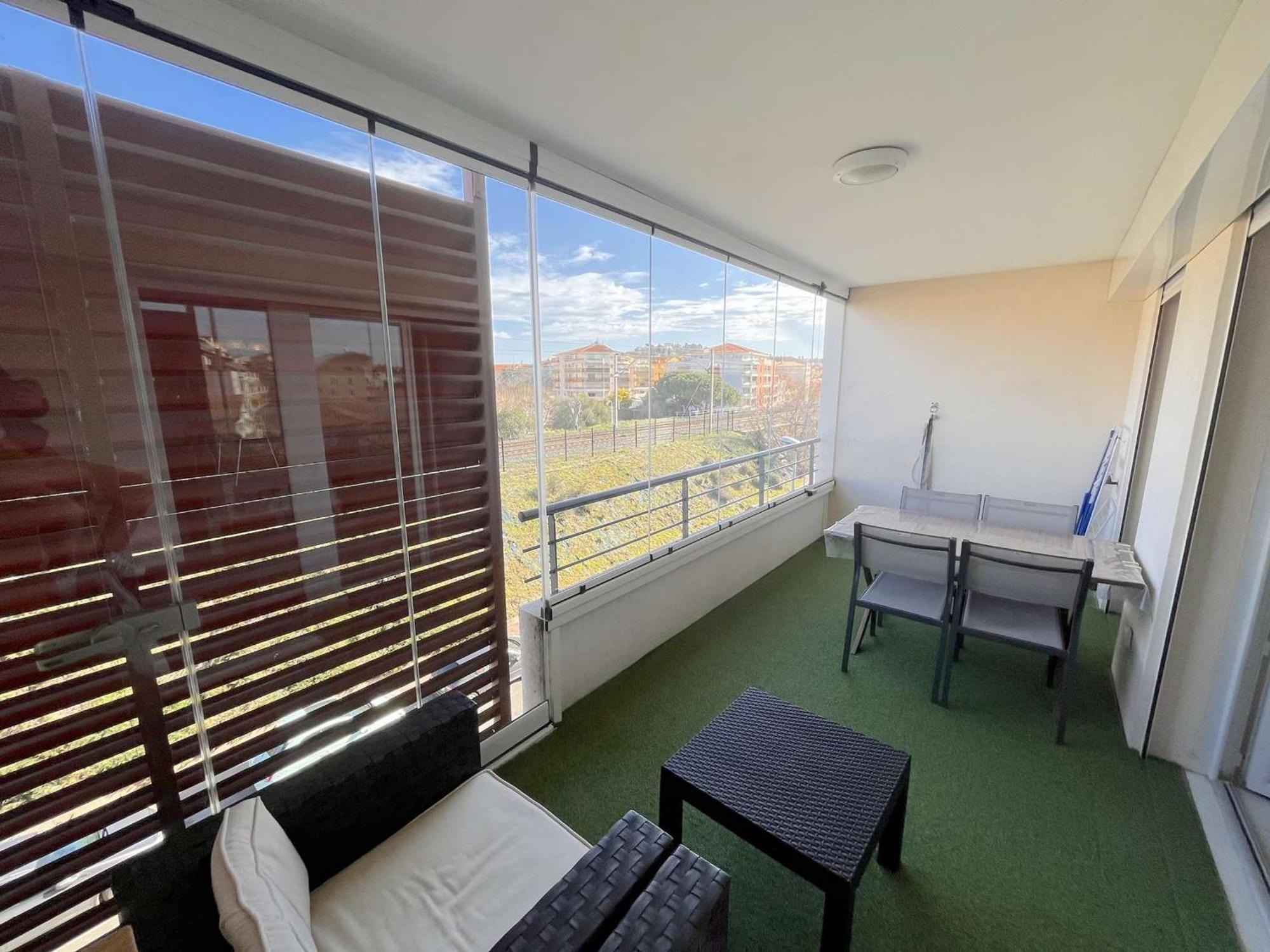 Spacieux 3 Pieces Avec Terrasse, Piscine Et Garage, A 2 Pas De La Plage - Saint Raphael - Fr-1-226A-274 Экстерьер фото